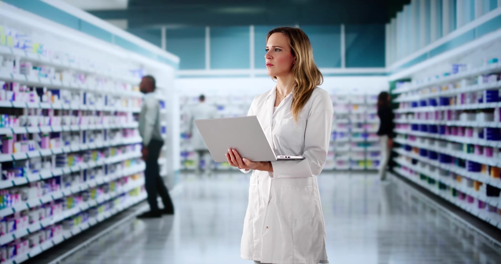 96701320_pharmacy-store-count-and-stock-with-pharmacist-in-drugstore